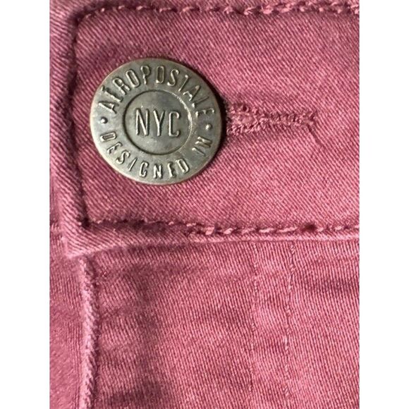Aeropostale Shorts High Waisted Midi Burgundy Color Cotton Stretch Size 6 EUC - Picture 2 of 6